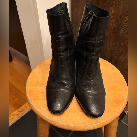 Saks OFF 5th Black Block Heel Pleather Ankle Boots, Women’s size 6 - Picture 6 of 6